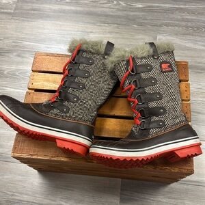 SOREL Tofino boots- excellent condition! Brown print